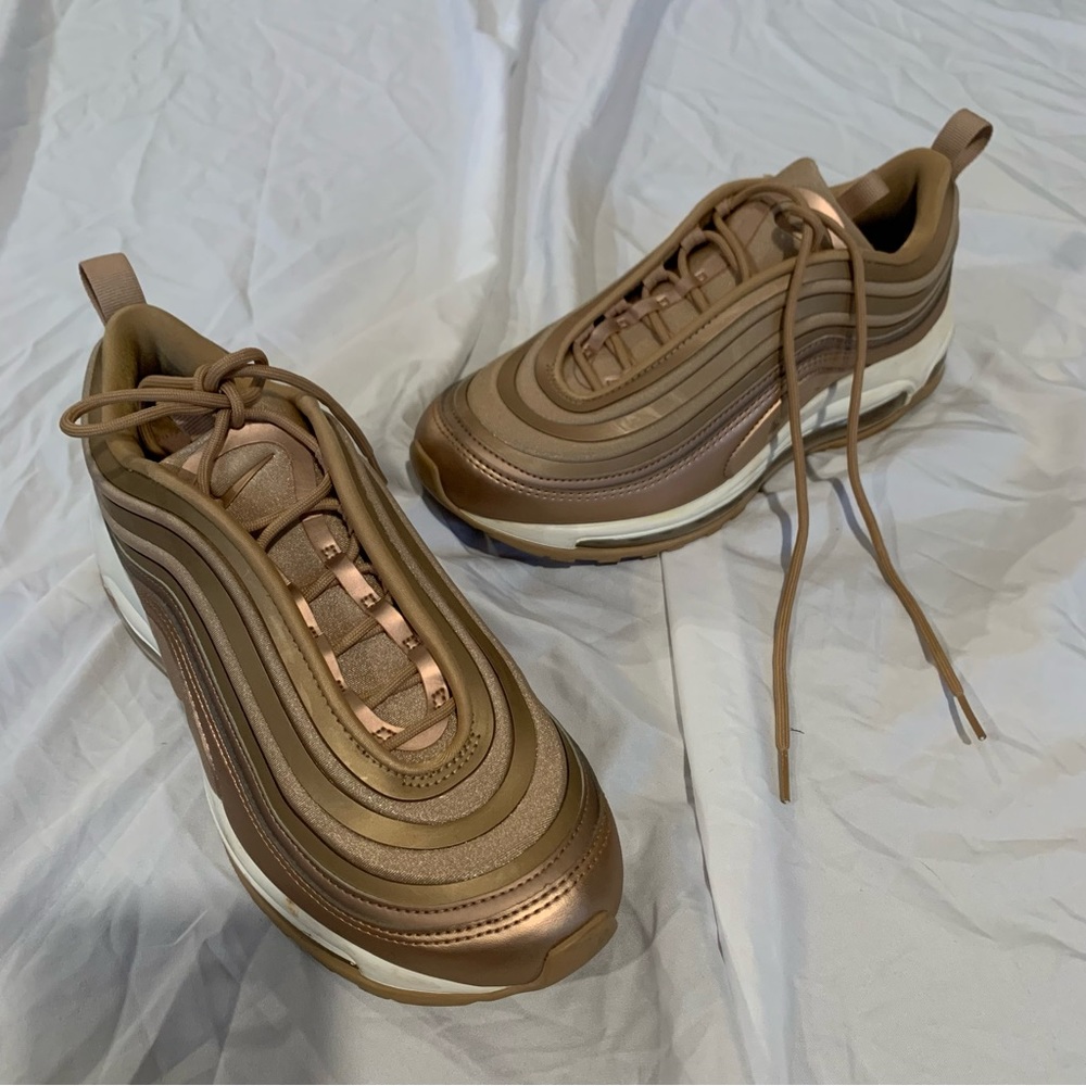 Women’s Nike Sneaker